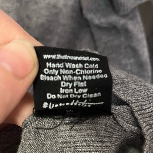 NEW Line + Dot | Gray Ruffle Shoulder Sweater Size S - Picture 3 of 5